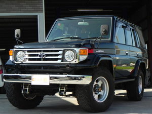TOYOTA LAND CRUISER 70