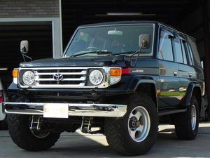 TOYOTA LAND CRUISER 70